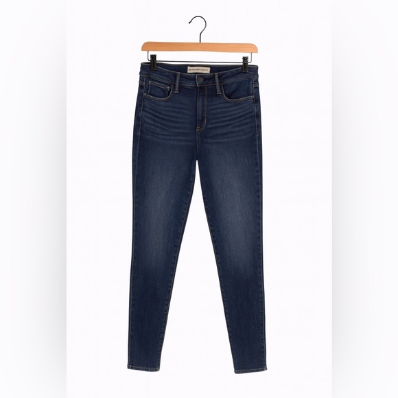 Hollister high rise super skinny jeans size 5R. 27” waist. 30” length. - Picture 1 of 1